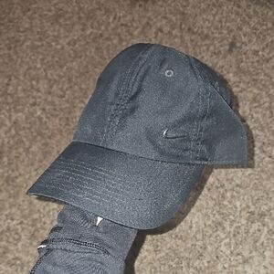Nike Womens Sz Small Black And Silver Activewear Cap. Scheels!